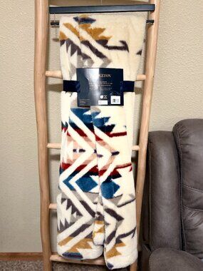 Pendleton Faux Fur Throw Blanket Southwestern Aztec 50x70 Plush NWT